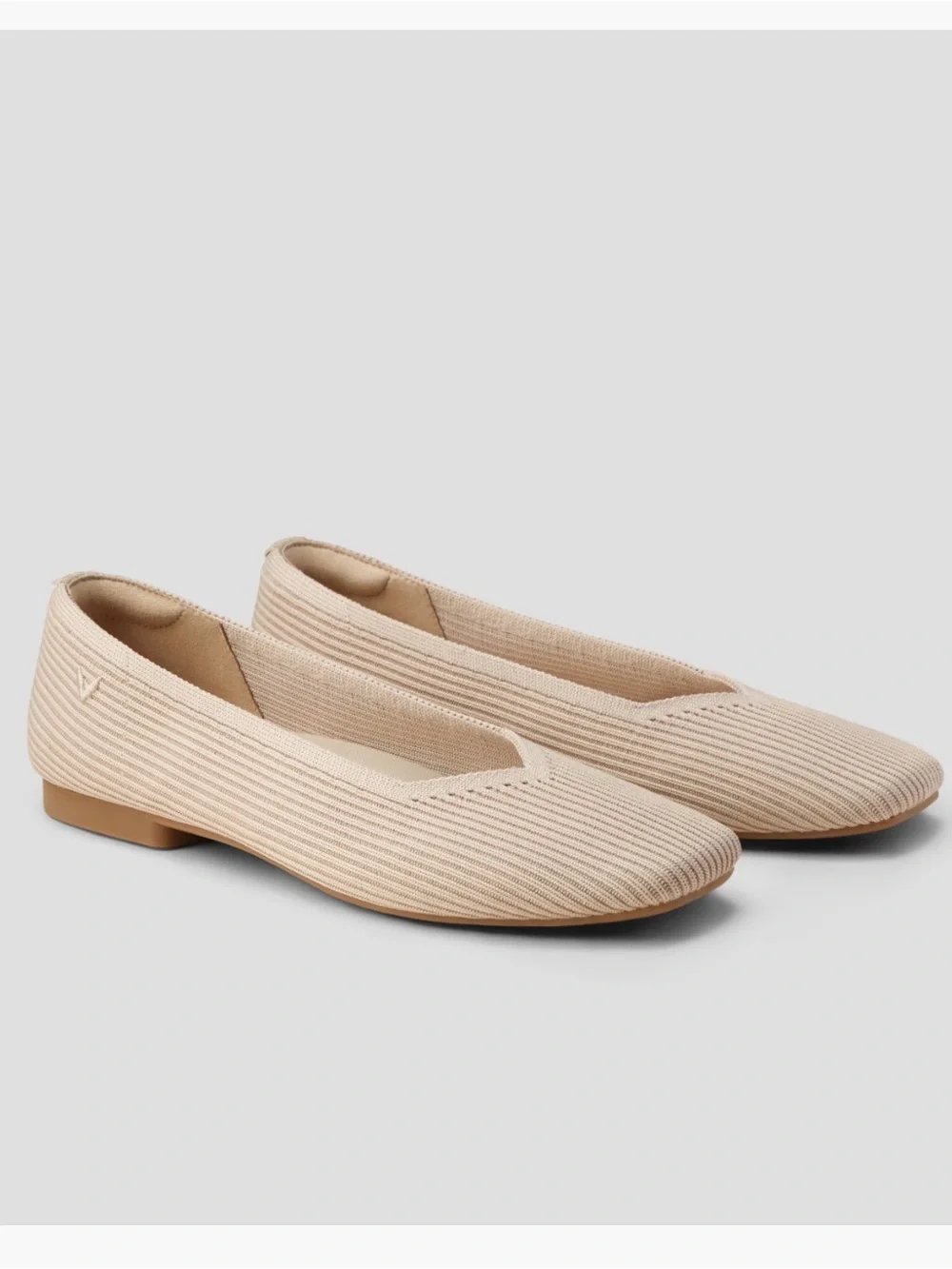 Vivaia Margot square toe v cut flats sz 11